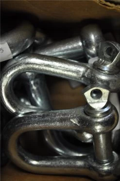GALVANISED DEE SHACKLE